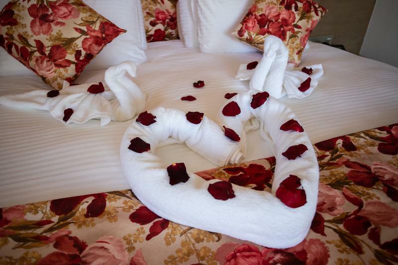 Hotel Mandarin Palace &